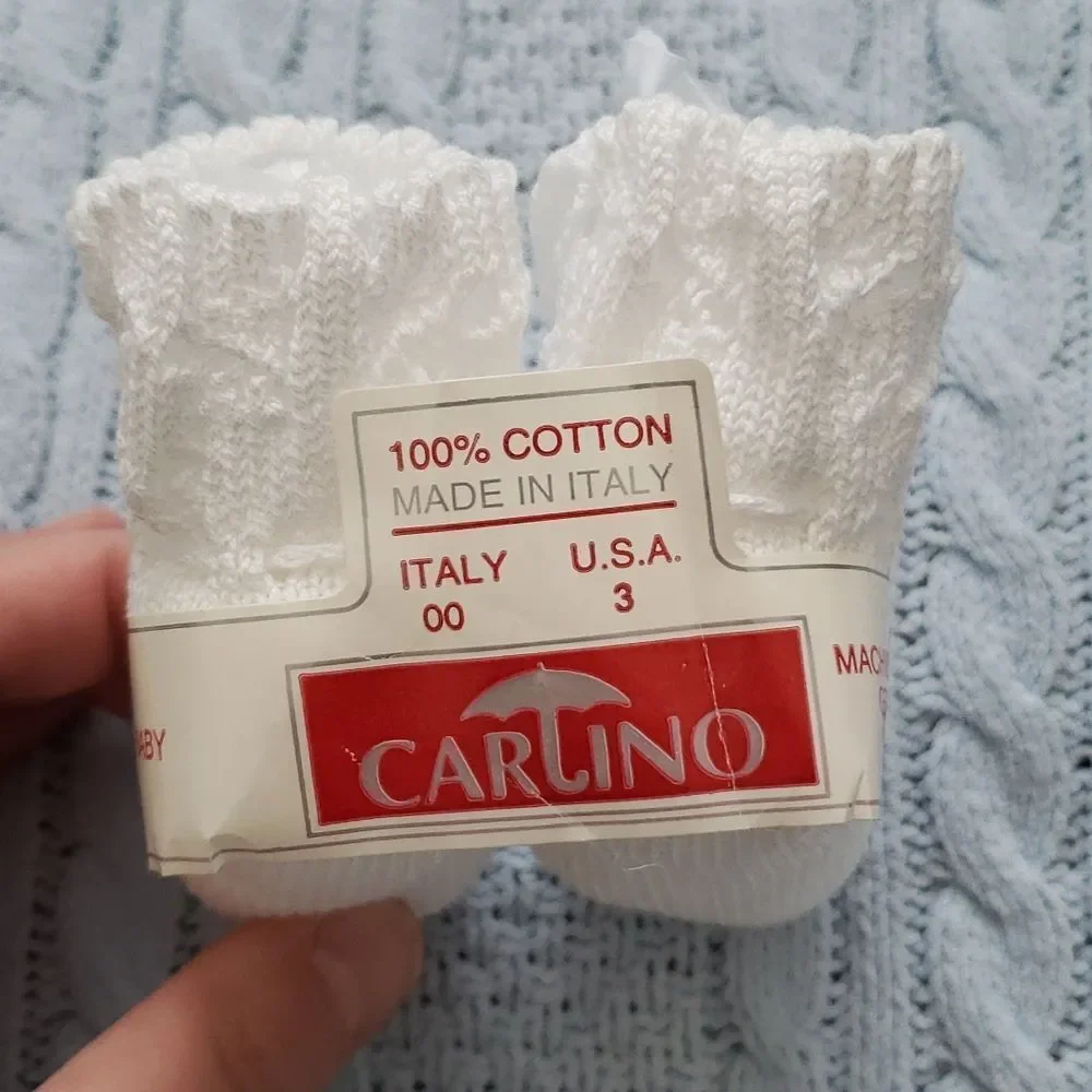 Carlino newborn knit booties